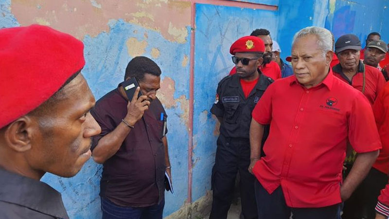 Pelantikan Ketua DPD PDI-P Papua Barat Daya Nyaris Ricuh, Didatangi Ketua KPU dan Bawaslu, Dianggap Kampanye